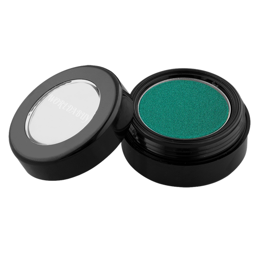 viaGlamour image of a extreme-eyeshadow