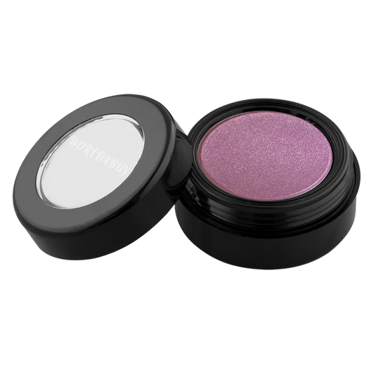 viaGlamour image of a extreme-eyeshadow